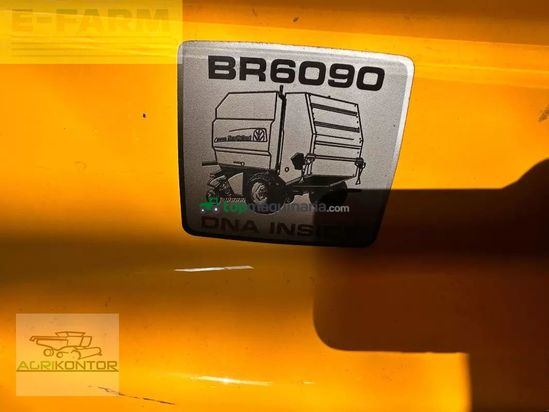 Empacadora gigant - New Holland - br 6090 / roll-bar 125