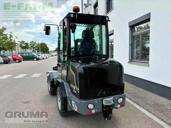 Minicargadora - Giant - g 2700 e x-tra