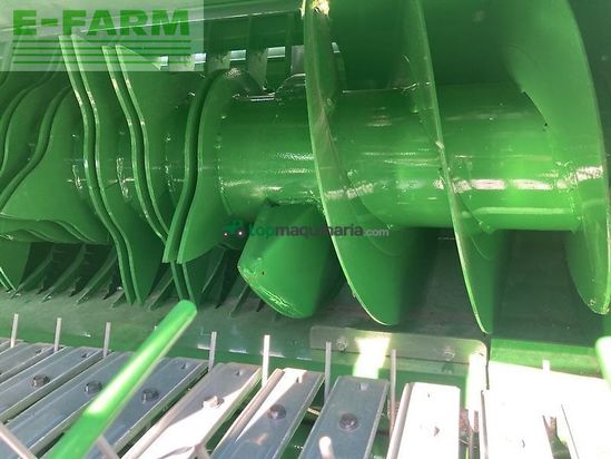 Empacadora gigant - John Deere - v461m