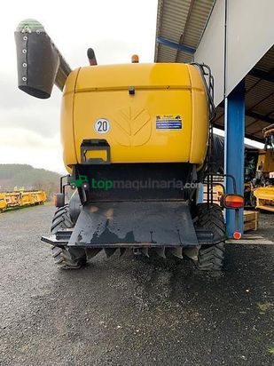Cosechadora de Cereal - New Holland - cx780