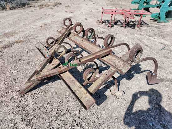 Cultivador de 9 brazos