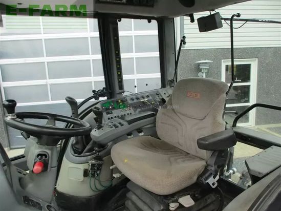 Tractor agrícola - Valtra - t190 med frontlift og affjedret foraksel
