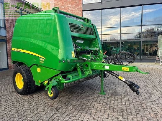 Empacadora gigant - John Deere - 990