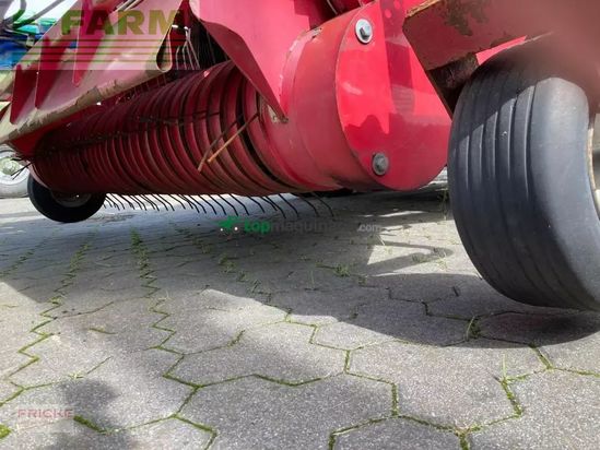 Empacadora gigant - Welger - rp 235 mit göweil wickler