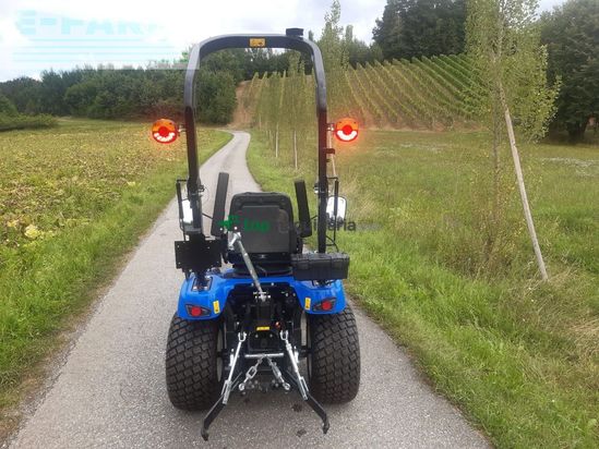 Tractor agrícola - New Holland - boomer 25 c