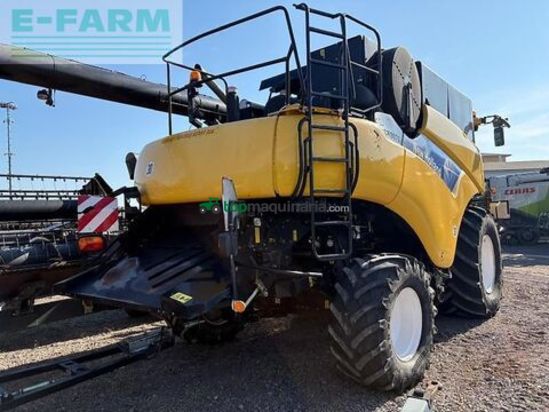 Cosechadora de Cereal - New Holland - cr 9070