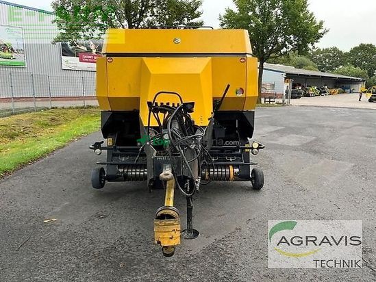 Empacadora gigant - New Holland - bb 940