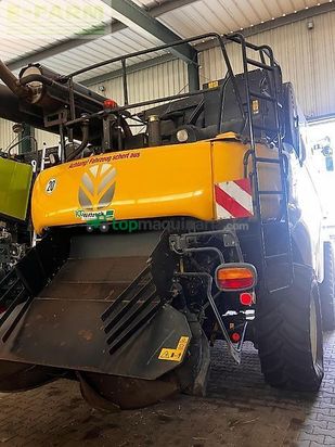 Cosechadora de Cereal - New Holland - cr 8.80