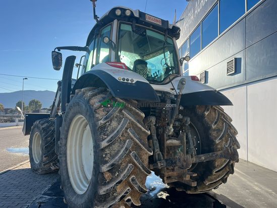 Tractor agricola Valtra T174
