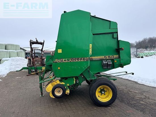 Empacadora gigant - John Deere - 590