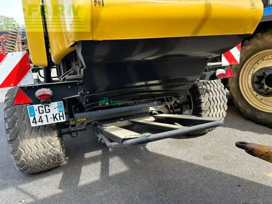 Empacadora gigant - New Holland - roll-belt180