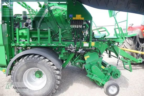 Empacadora gigant - McHale - fusion 3 pro