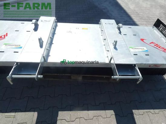 Riego -  - fliegl agrocenter kehrbesen löwe 250