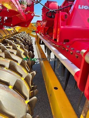 Sembradora -  - vitasem 302 add + pöttinger lion 303.12 wg, kombi