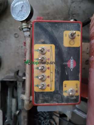 Pulverizador  Hardi 1200 litros hidraulico.