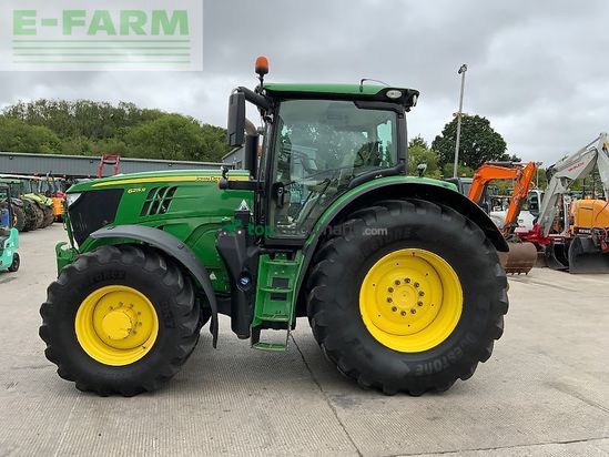 Tractor agrícola - John Deere - 6215r tractor (st23353)
