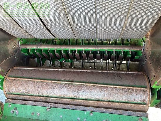 Empacadora gigant - John Deere - 864