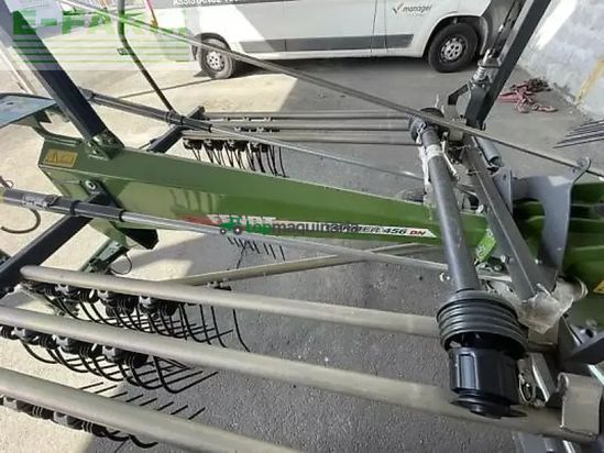 Rastrillo - Fendt - former 456dn