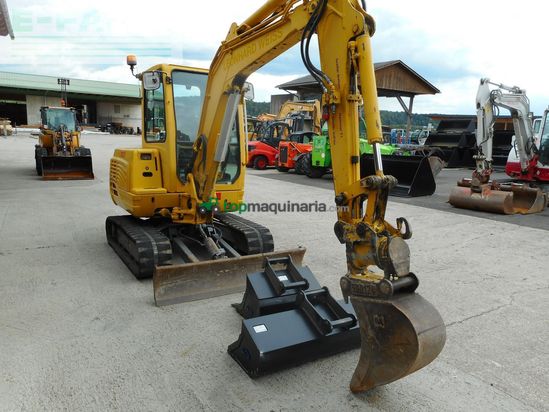 Excavadora - Takeuchi - tb 235 ( 3.605kg ) powertilt + hydr. sw