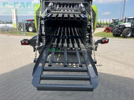 Empacadora gigant - Claas - quadrant 5300 rf