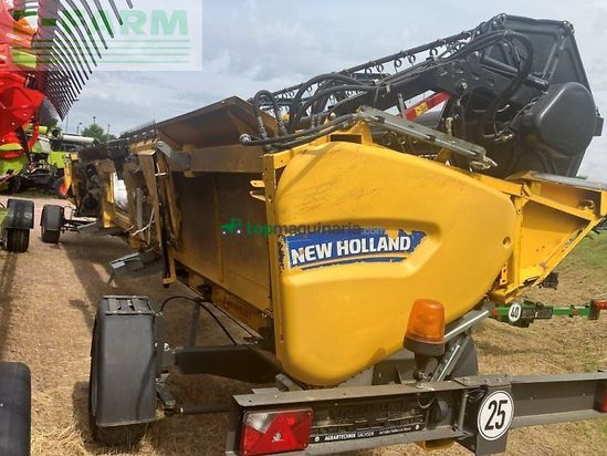 Cosechadora de Cereal - New Holland - cr 9.80