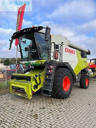Cosechadora de Cereal - Claas - trion 530 mit vario 620