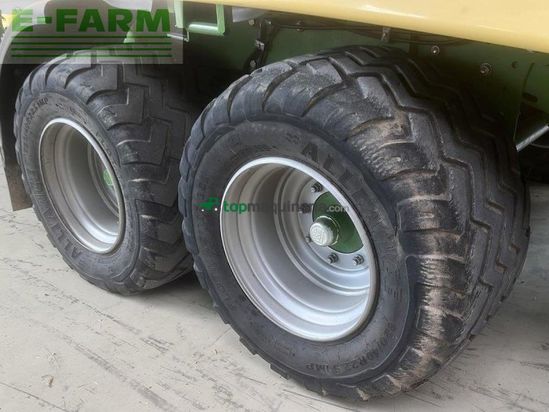 Empacadora gigant - Krone - comprima cv 150 xc