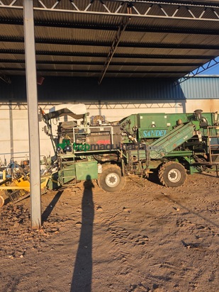 Otra cosechadora - 350 ST