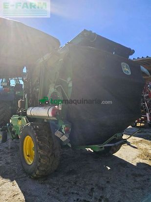 Empacadora gigant - John Deere - 990