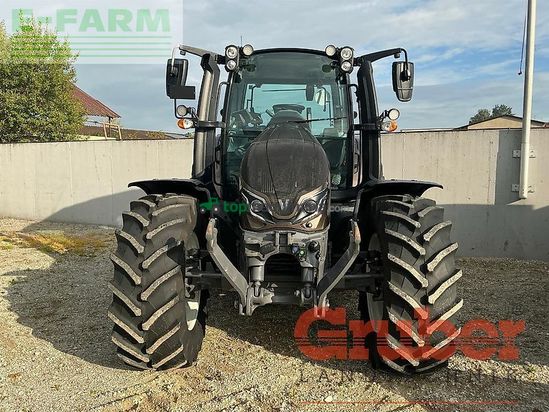 Tractor agrícola - Valtra - g 135 v 1b9