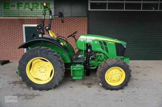 Tractor agrícola - John Deere - 5050e neumaschine