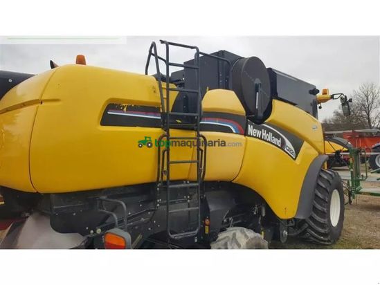 Cosechadora de Cereal - New Holland - cx820