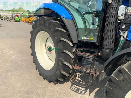 Tractor agrícola - New Holland - t6020 tractor (st27364)