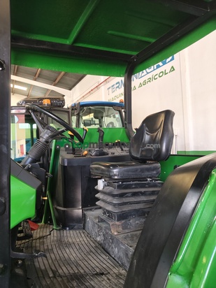 Tractor agrícola - John Deere - 6100