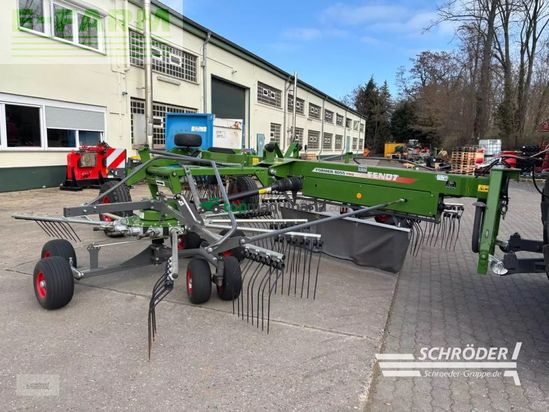 Rastrillo - Fendt - former 8055 pro