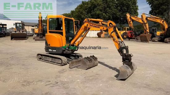 Excavadora - Hyundai - r30z-9ak