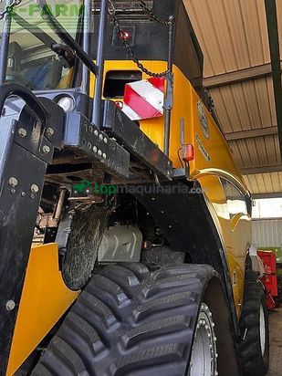 Cosechadora de Cereal - New Holland - cr 8.80