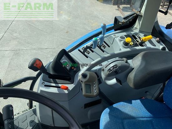 Tractor agrícola - New Holland - t6020 tractor (st27364)