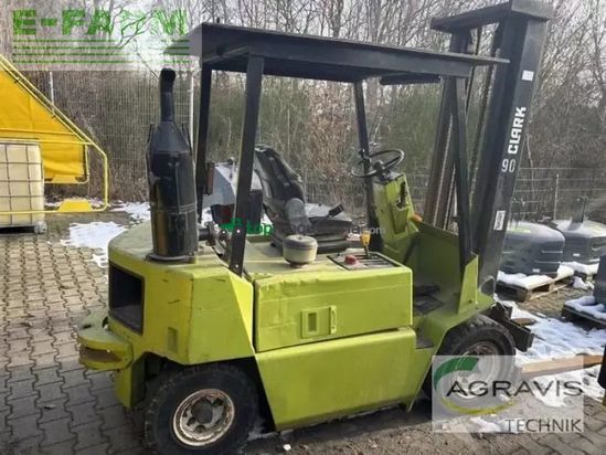 Elevadora - Clark - gpm20n