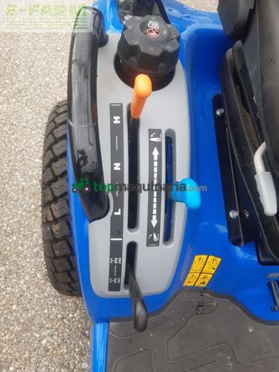 Tractor agrícola - New Holland - boomer 25 c