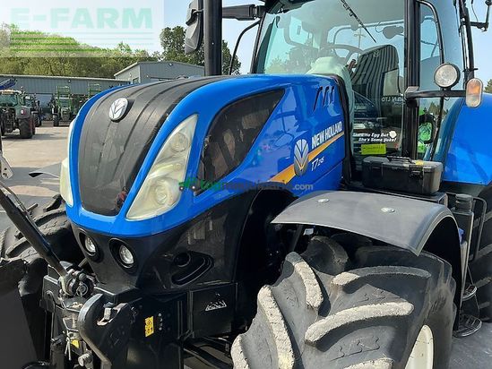 Tractor agrícola - New Holland - t7.245 tractor (st27151)