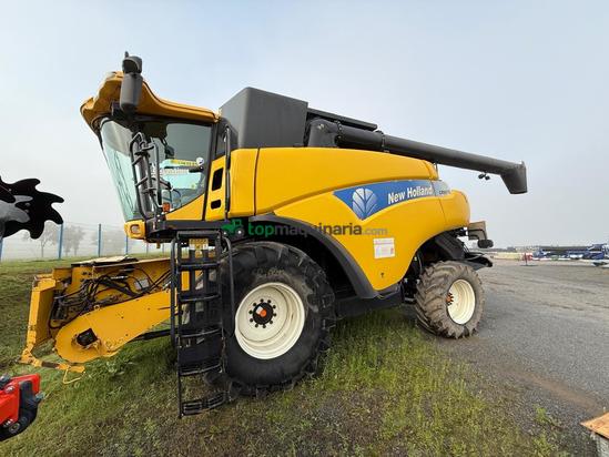 Cosechadora de Cereal - New Holland - CR9070