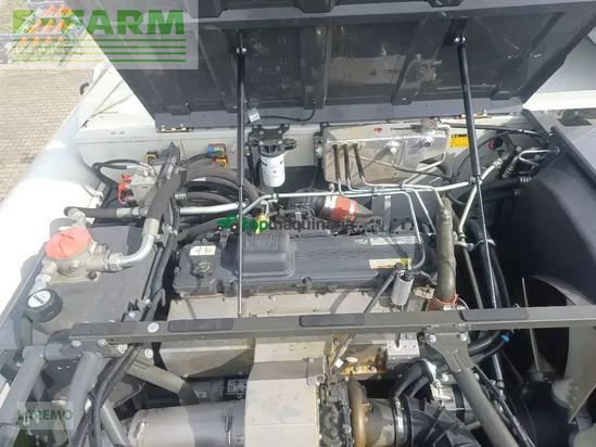 Cosechadora de Cereal - Claas - trion 750 montana + v 770