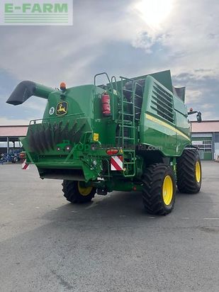 Cosechadora de Cereal - John Deere - t560