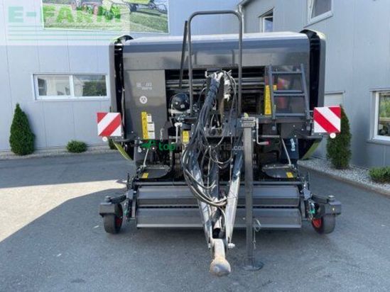 Empacadora gigant - Claas - rollant 630 rc uniwrap