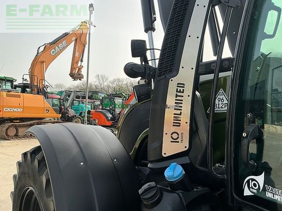 Tractor agrícola - Valtra - n175 versu unlimited tractor (st25906)