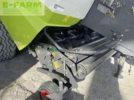 Empacadora gigant - Claas - quadrant 3200 rc