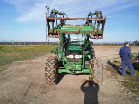 Tractor agrícola - John Deere - 5820