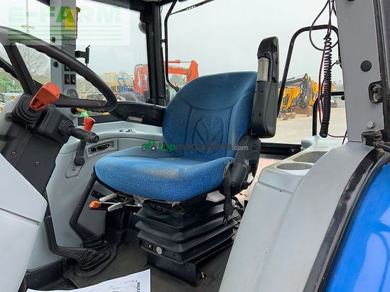 Tractor agrícola - New Holland - t5050 tractor (st25988)