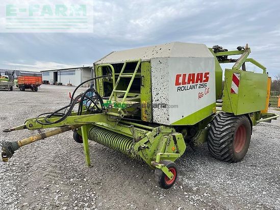 Empacadora gigant - Claas - rollant 255 rc uniwrap